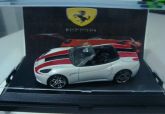 Ferrari Itália conversível - Hot Wheels 1:64 com Acrílico